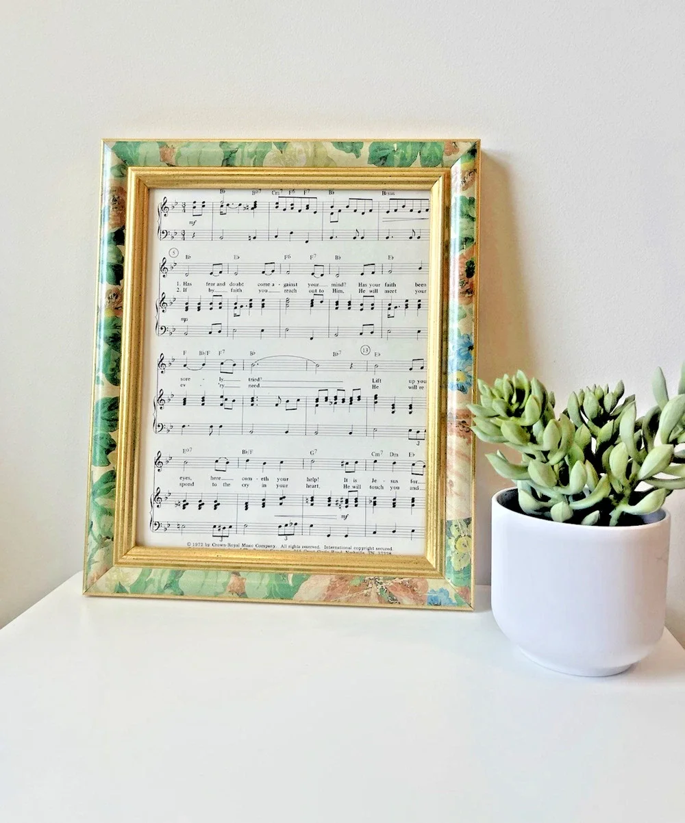 Vintage 80s Pastel Floral Print Picture Frame, 8x10 Photo, Gold Trim Cottagecore